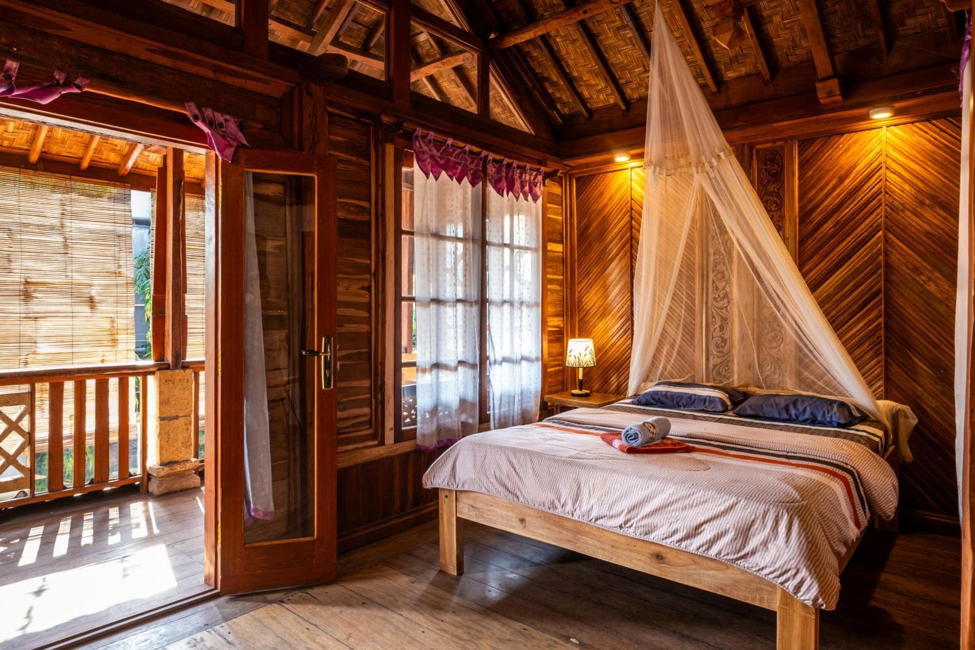 Lombok Stanley Garden Villas Montongbuwoh ภายนอก รูปภาพ