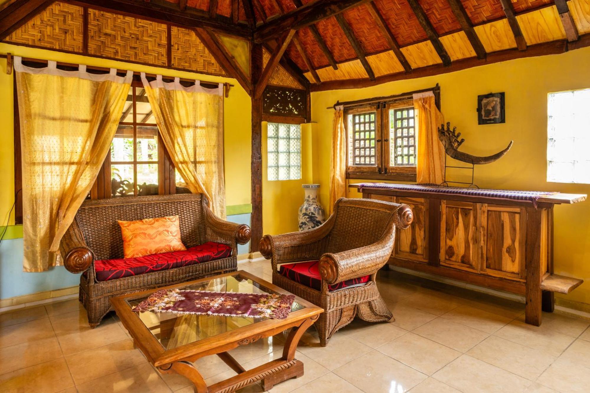 Lombok Stanley Garden Villas Montongbuwoh ภายนอก รูปภาพ